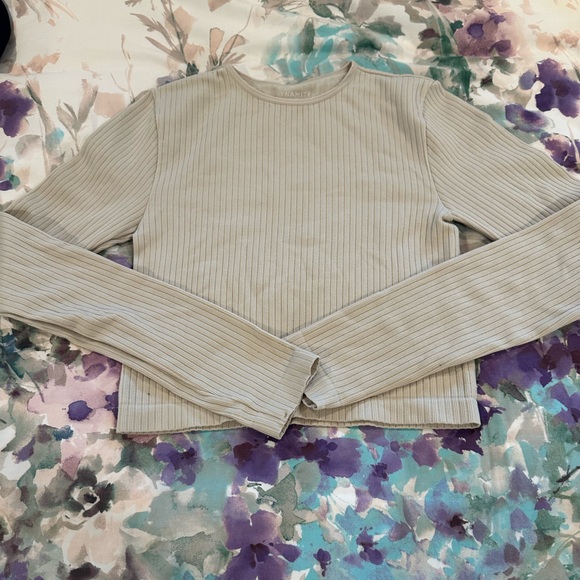 XS Long Sleeve navy and XS long sleeve beige Ribbed top! - Picture 4 of 7
